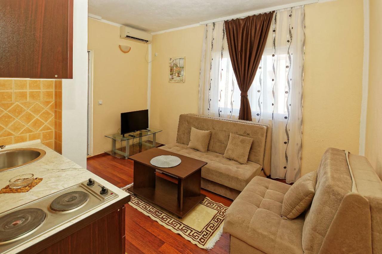 אוטייהא Apartments Ajla מראה חיצוני תמונה