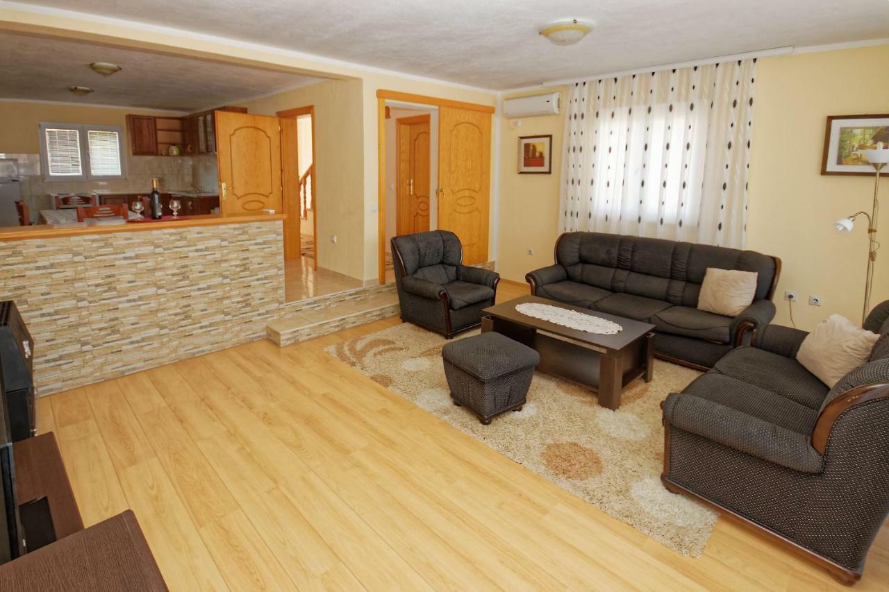 אוטייהא Apartments Ajla מראה חיצוני תמונה